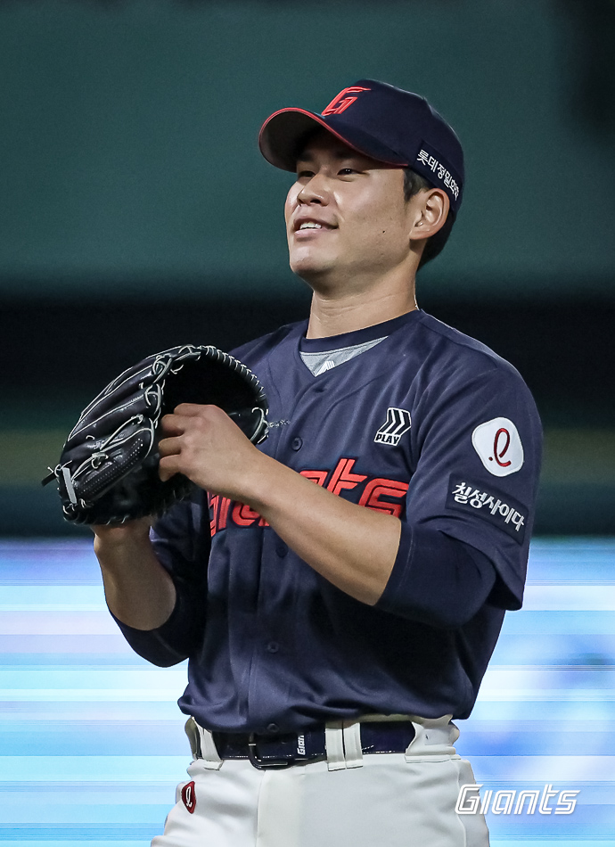 ‘서울 하늘에 또 홈런포’…김진욱, 롯데 선발 고집 지속에 비판 쏟아져
