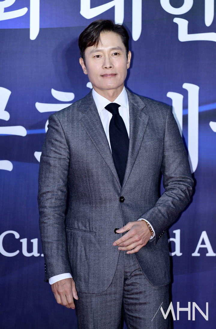 ‘케데헌, 美 골든글로브 2관왕’…이재 “엄마 사랑해요” 한국어 수상소감 울려퍼졌다